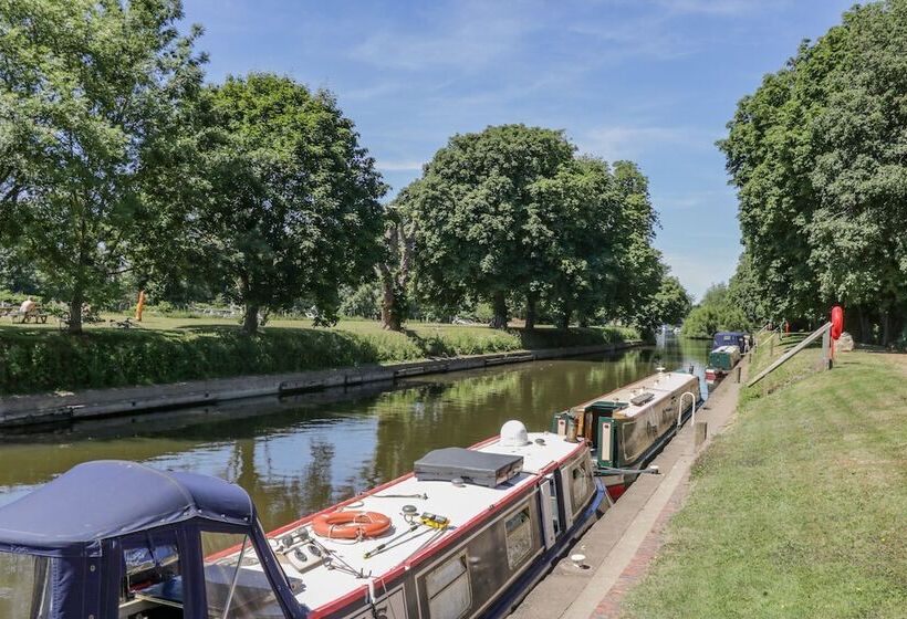 1 Pines Farm Cottages