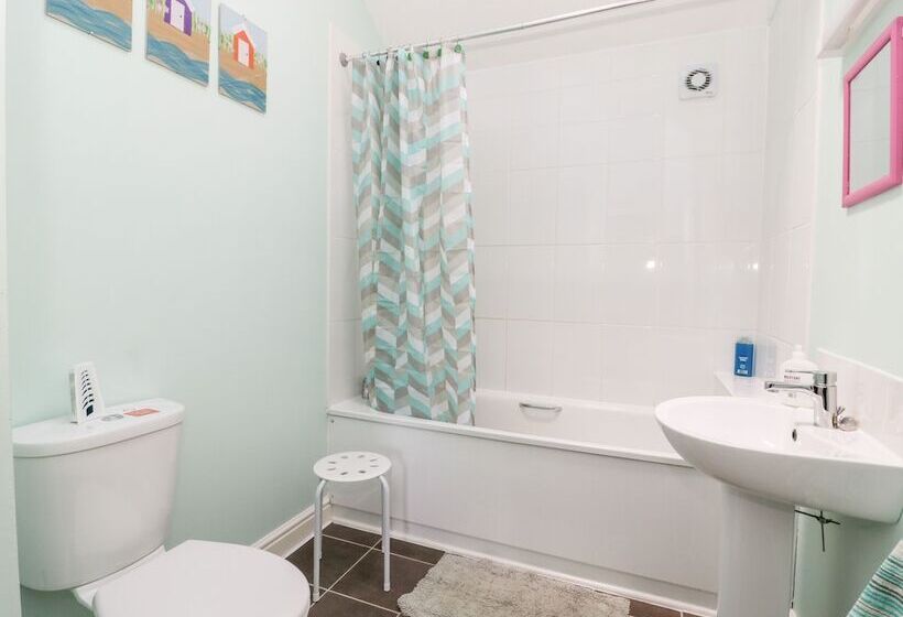 2 Pines Farm Cottages