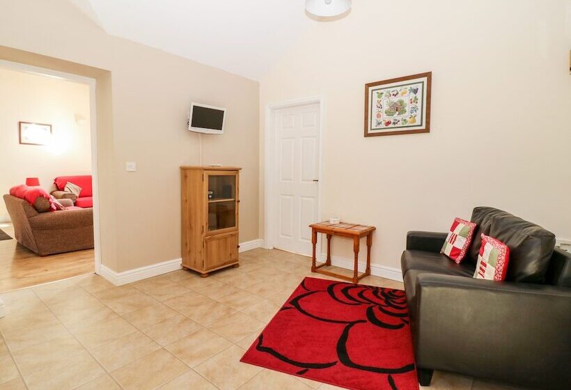 2 Pines Farm Cottages