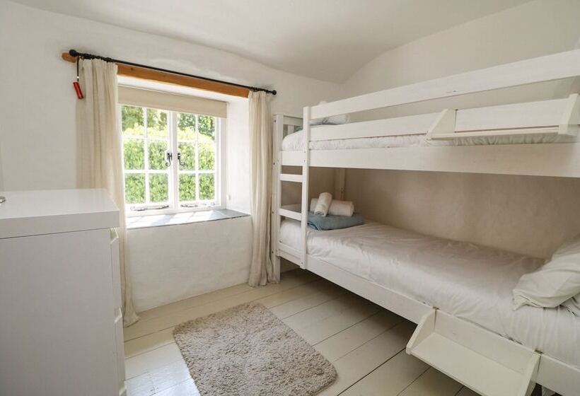 2 Rose Cottages