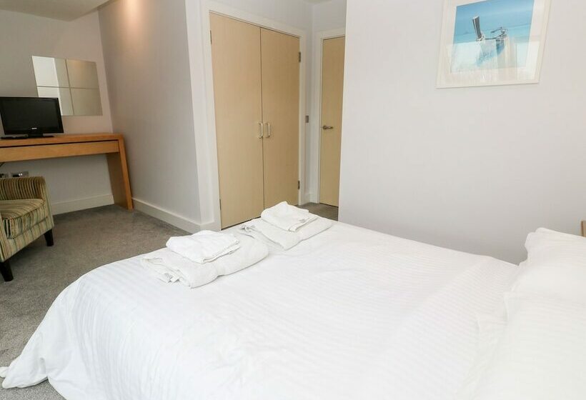 20 Bay Retreat Villas