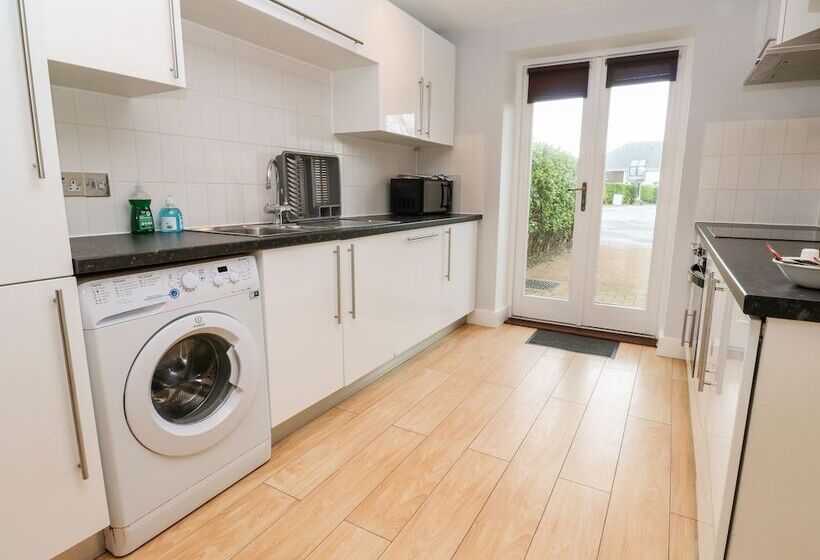 20 Bay Retreat Villas