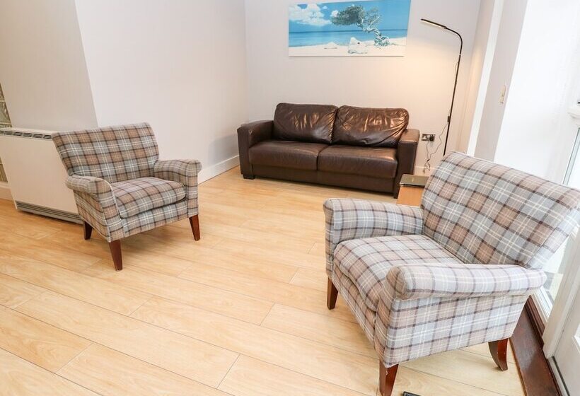 20 Bay Retreat Villas