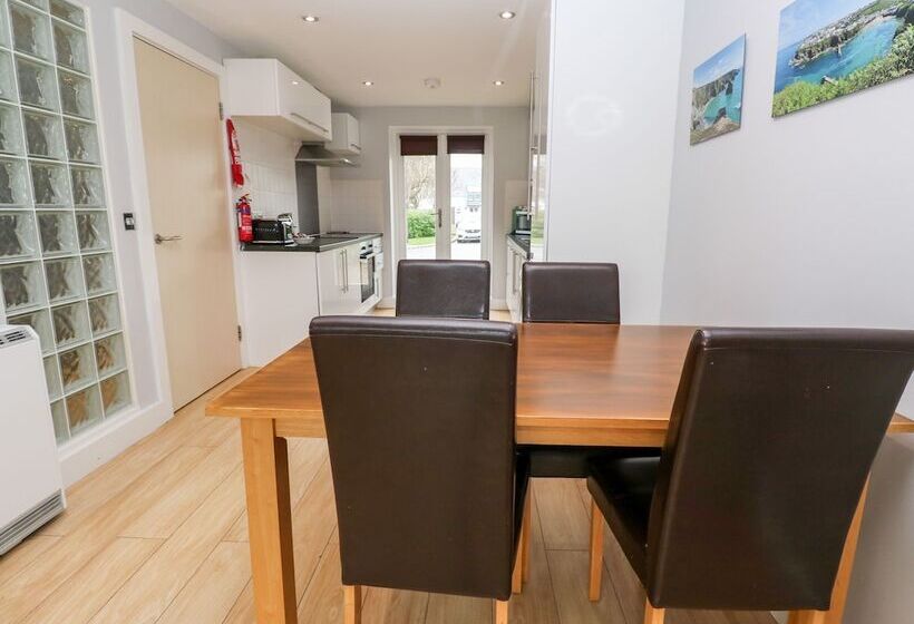 3 Bay Retreat Villas