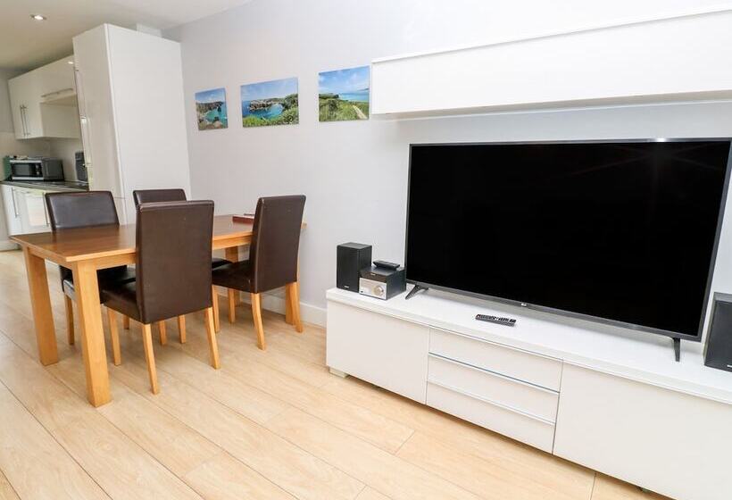 3 Bay Retreat Villas