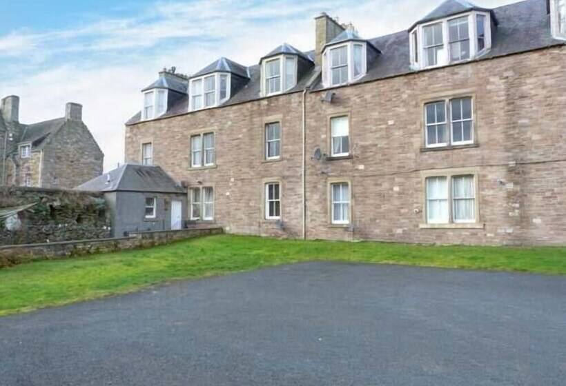 3 Queen Marys Buildings