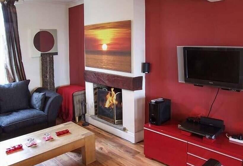 302 Over Lane Cottage