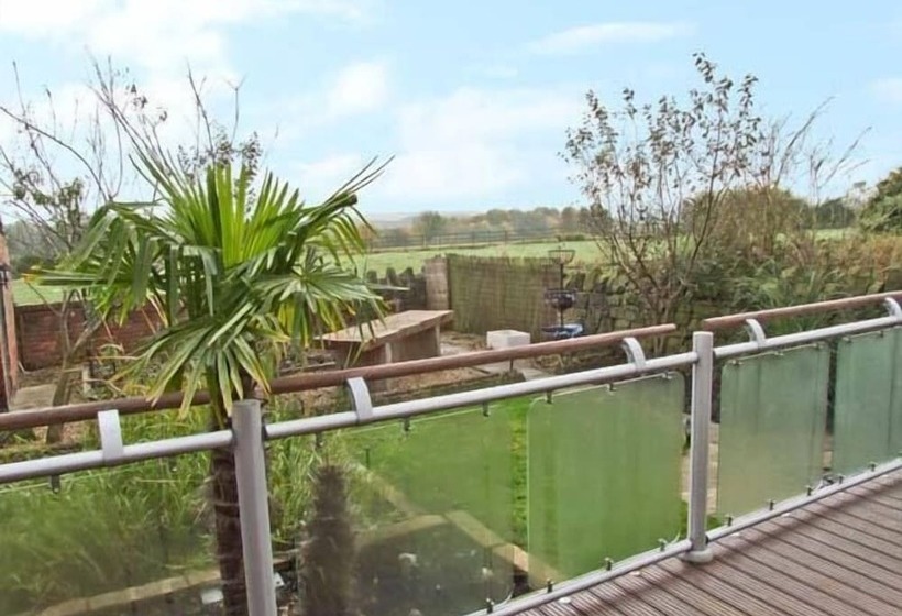 302 Over Lane Cottage