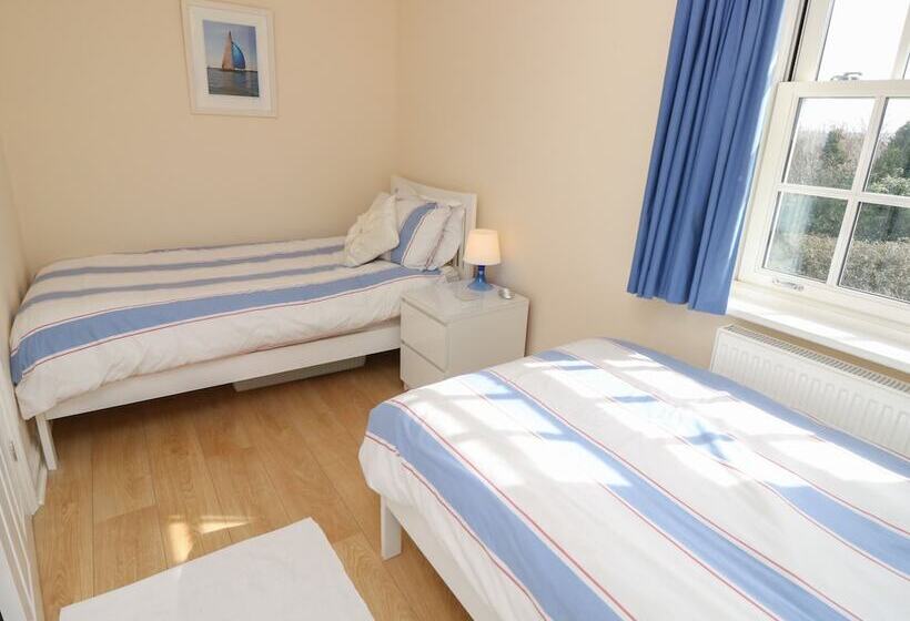 4 The Old Post Office Mews