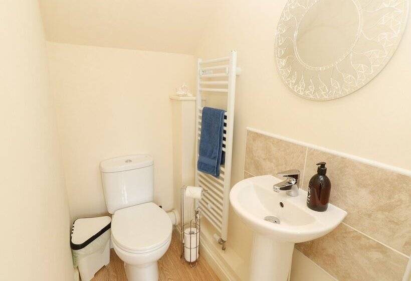 4 The Old Post Office Mews