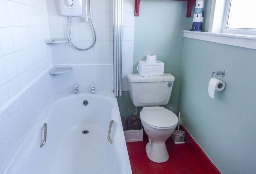 5 Distillery Cottages