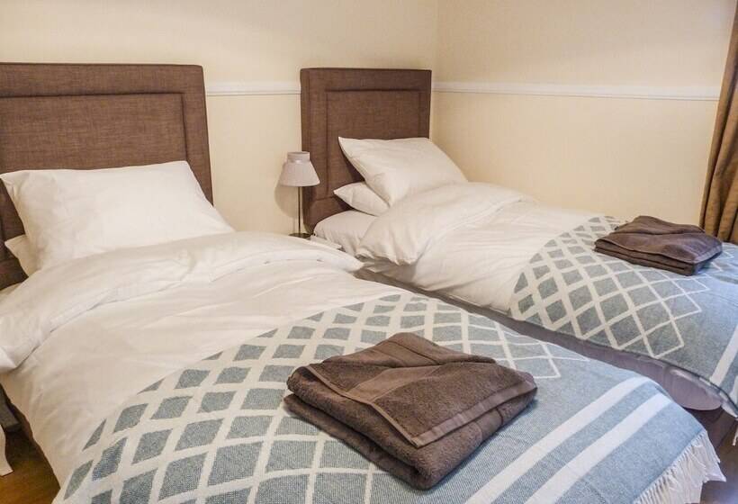 5 Distillery Cottages