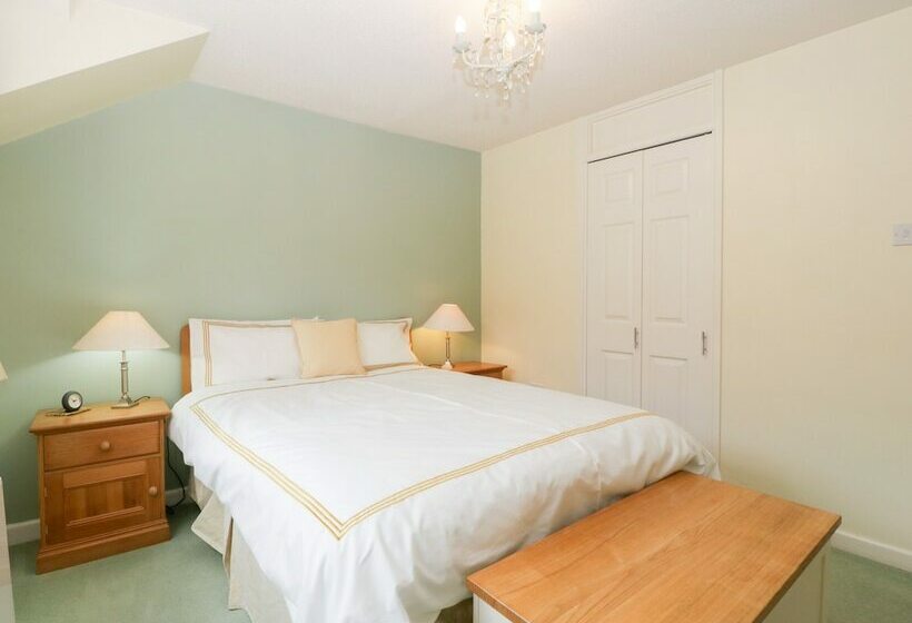 5 Wye Rapid Cottages