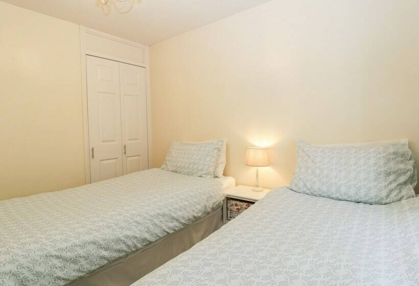 5 Wye Rapid Cottages