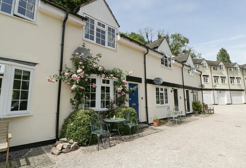 5 Wye Rapid Cottages