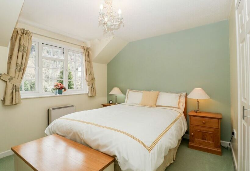 5 Wye Rapid Cottages