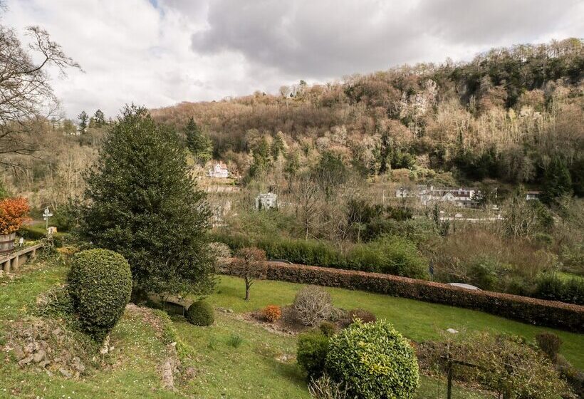 5 Wye Rapid Cottages