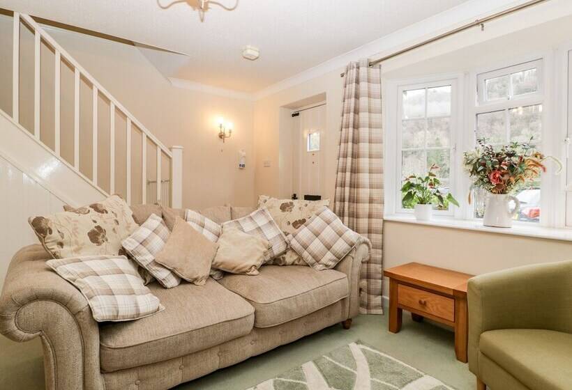 5 Wye Rapid Cottages