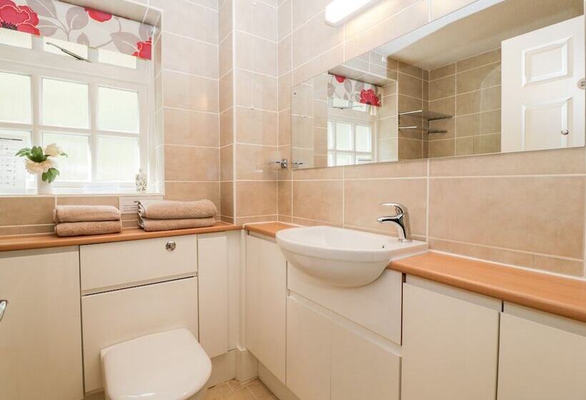 5 Wye Rapid Cottages