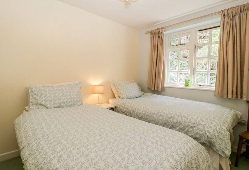 5 Wye Rapid Cottages