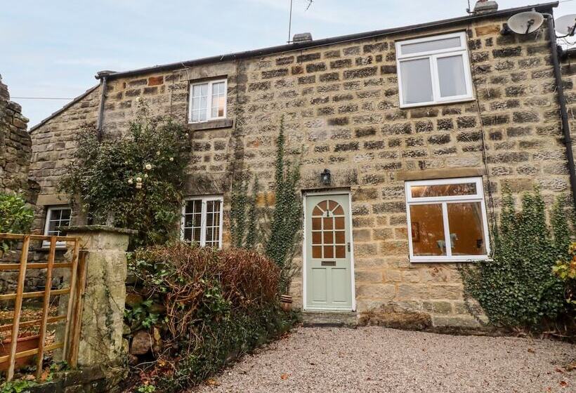 7 Scarah Bank Cottages