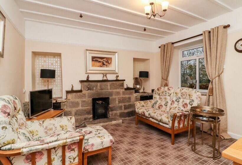 7 Scarah Bank Cottages