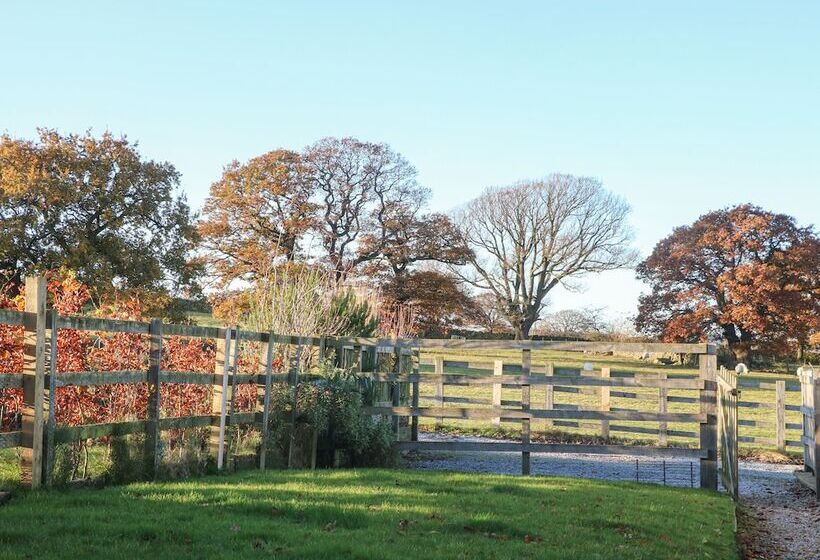 7 Scarah Bank Cottages