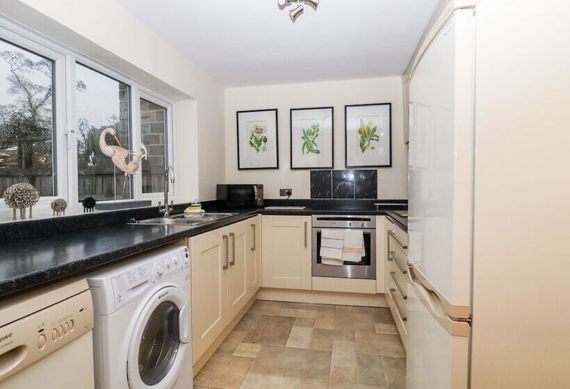 7 Scarah Bank Cottages