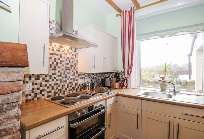 Airy Hill Old Farmhouse