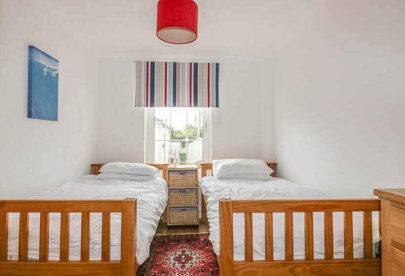 Apartment 1, Trearren