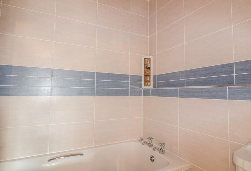 Apartment 1, Trearren