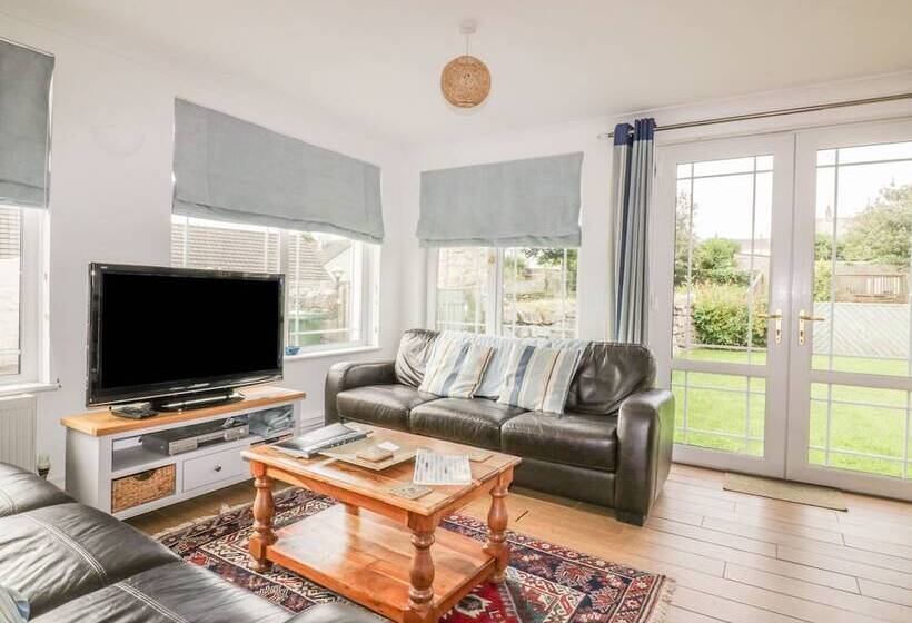 Apartment 1, Trearren