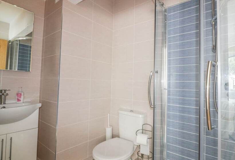 Apartment 1, Trearren