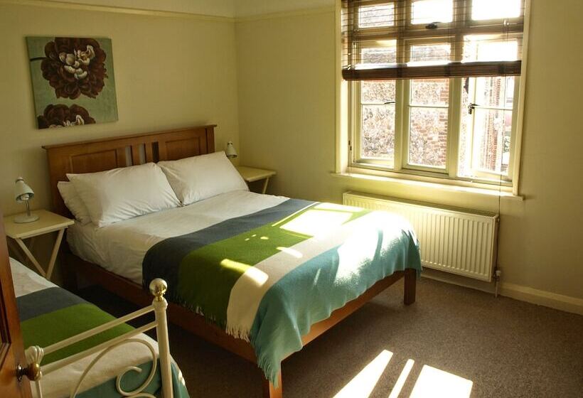 Beaconsfield Cottage