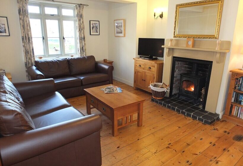 Beaconsfield Cottage