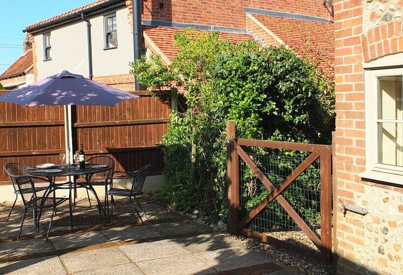 Beaconsfield Cottage