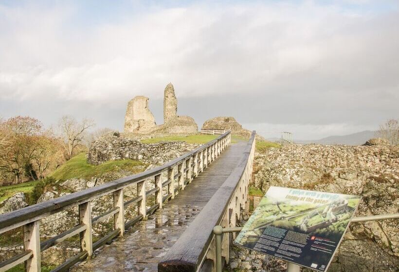 Bryn Caer