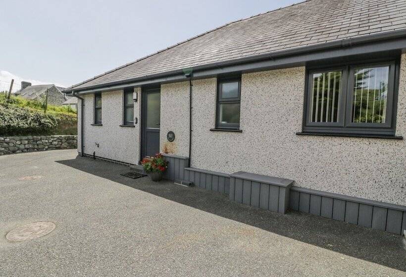 Bryn Coch Bach