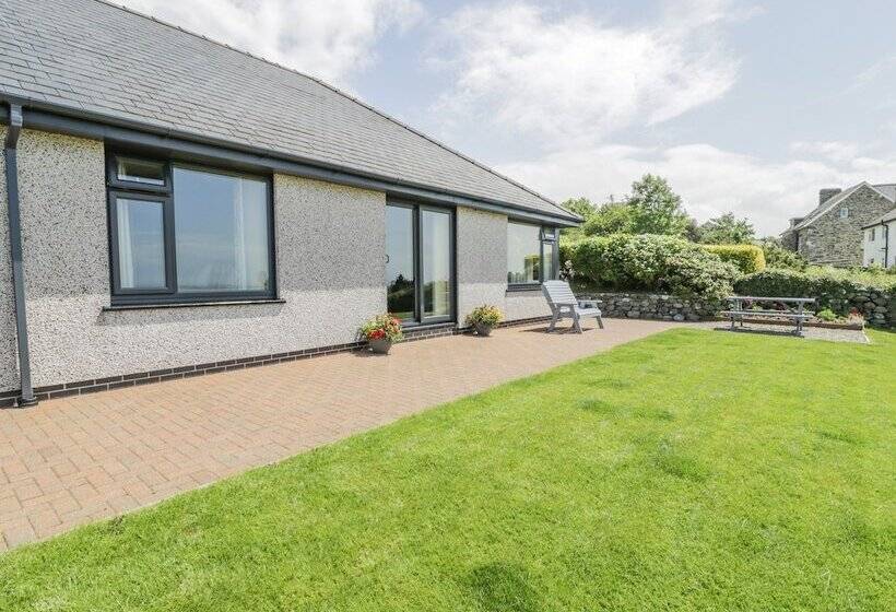 Bryn Coch Bach