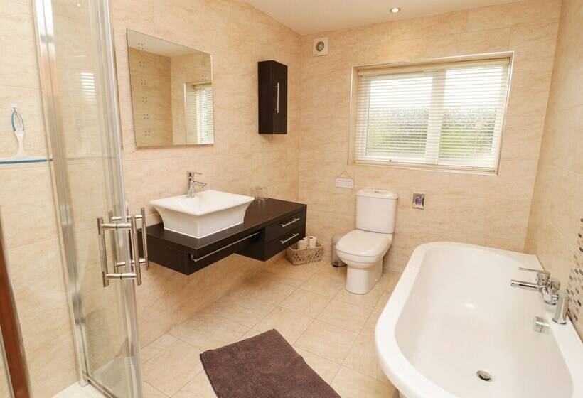 Bryn Derw Holiday Cottage