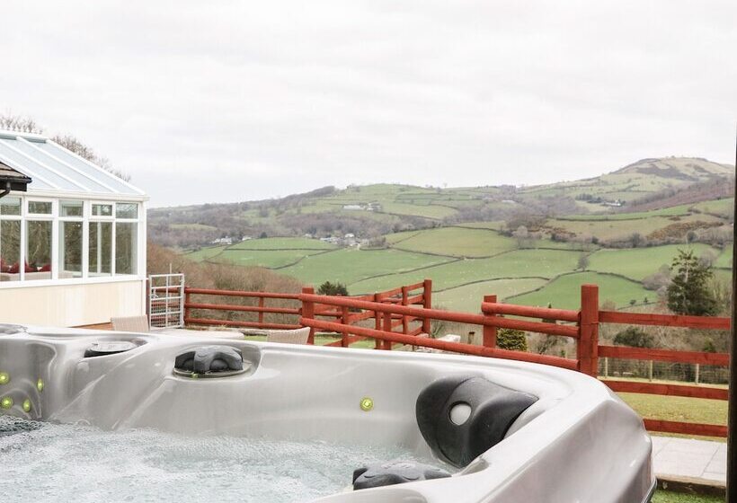 Bryn Derw Holiday Cottage