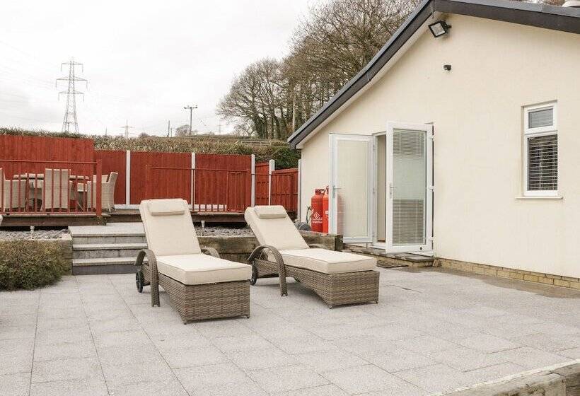 Bryn Derw Holiday Cottage