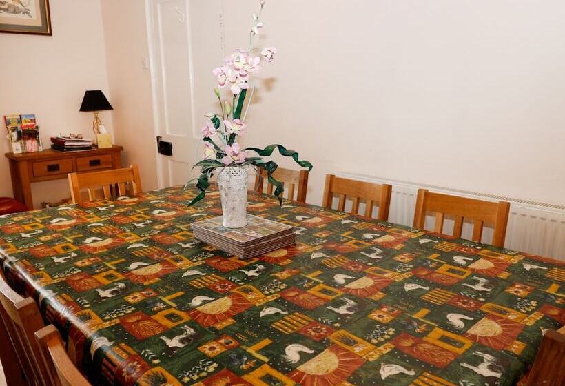 Buckinghams Leary Farm Cottage