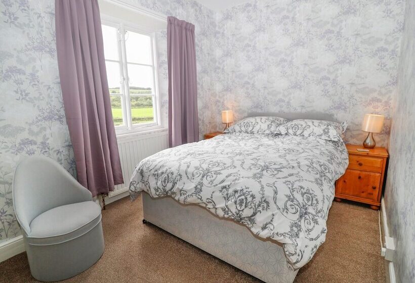 Buckinghams Leary Farm Cottage