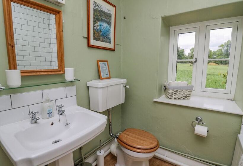 Byrdir Cottage