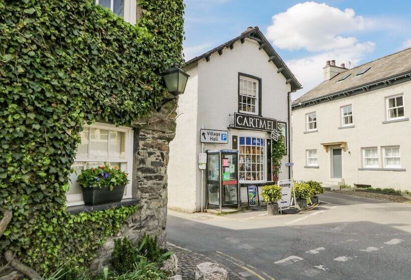 Cartmel Lodge