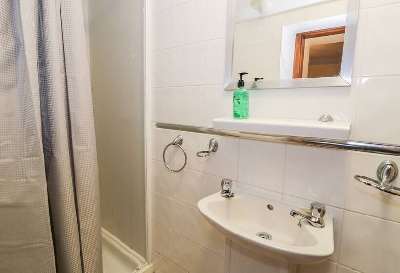 Ddol Helyg Farmhouse