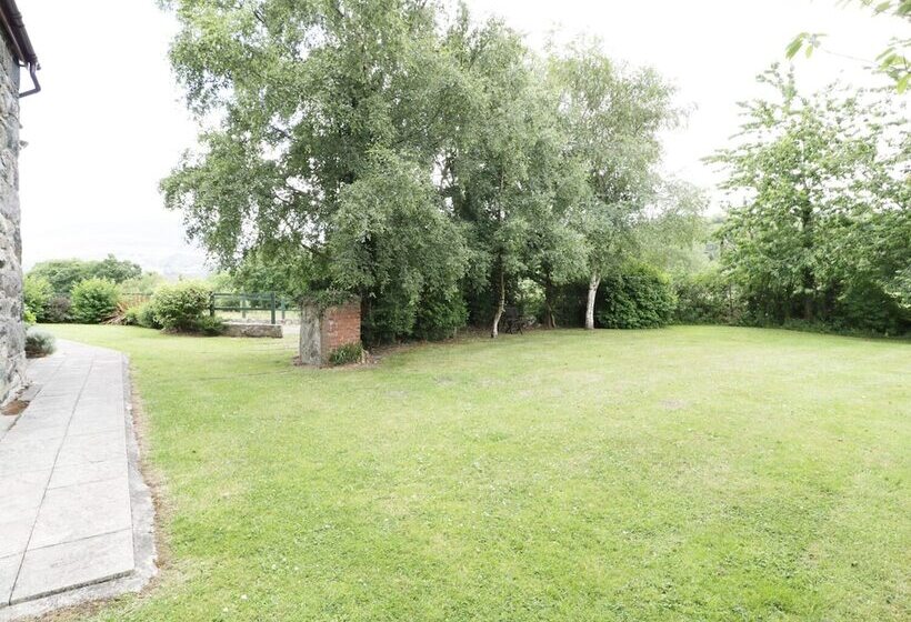 Ddol Helyg Farmhouse