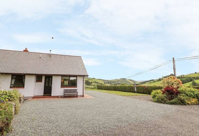 Drainbyrion Farm House