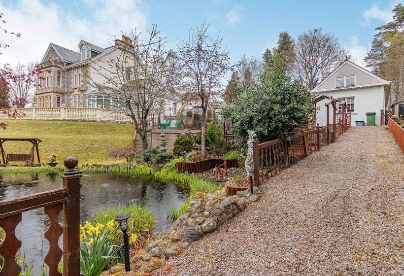 Dunstaffnage Cottage